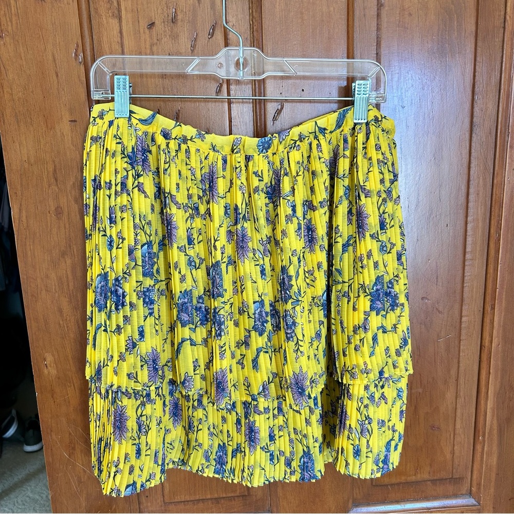 Banana Republic tiered pleated skirt